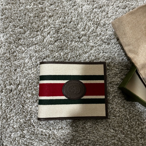 Gucci bi fold wallet - Picture 3 of 7
